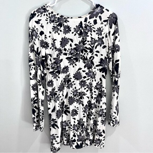 black and white floral print - Picture 1 of 5